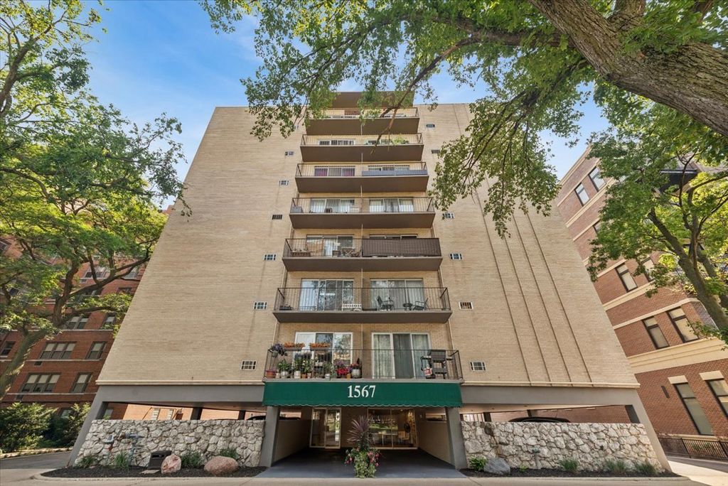 1567 Ridge Avenue 702, Evanston, IL 60201