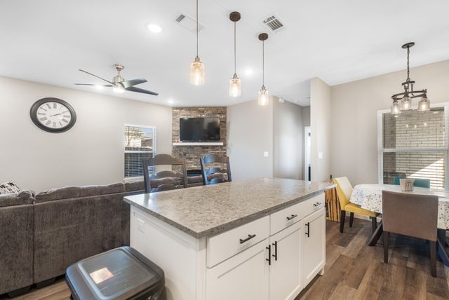 207 S James Street, Alvarado, TX 76009