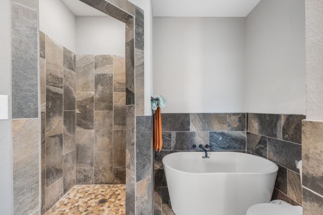 207 S James Street, Alvarado, TX 76009