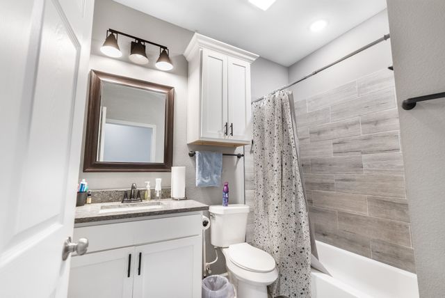 207 S James Street, Alvarado, TX 76009