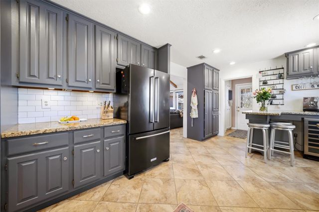 2705 Wood Cliff Court, College Station, TX 77845