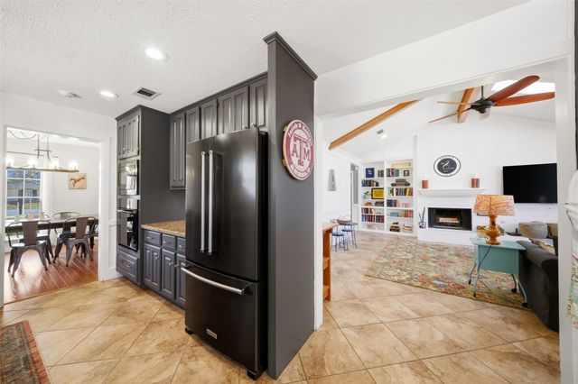 2705 Wood Cliff Court, College Station, TX 77845