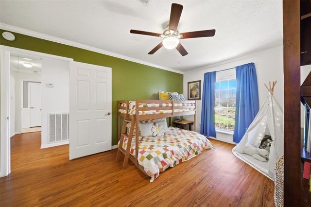 2705 Wood Cliff Court, College Station, TX 77845