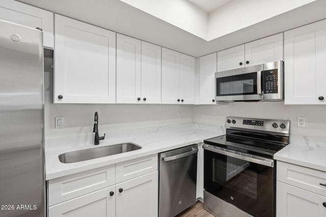 1924 E DUKE Drive, Tempe, AZ 85283