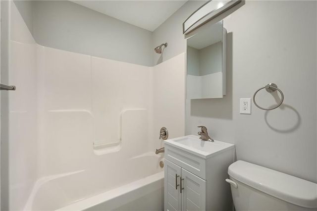 5117 CREST Drive, Kansas City, KS 66106