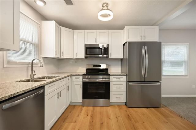 5117 CREST Drive, Kansas City, KS 66106