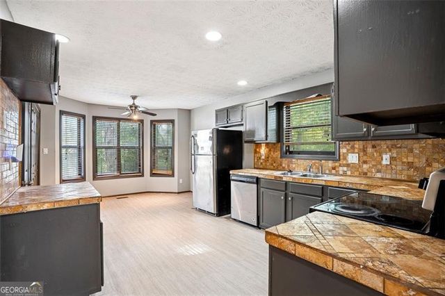 1076 STONEY CREEK Lane, Austell, GA 30168