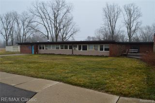 16360 Hubbard Street, Livonia, MI 48154