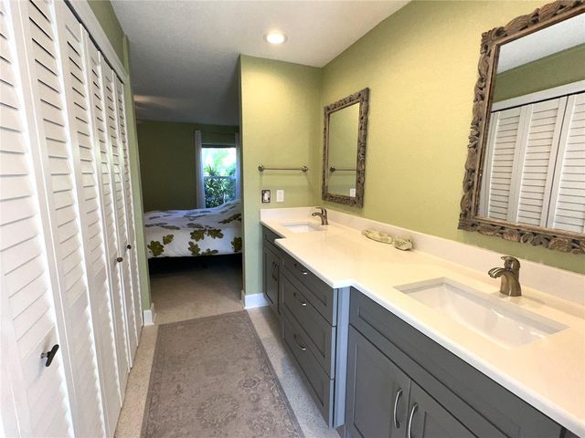 1883 RIVIERA CIRCLE, Sarasota, FL 34232
