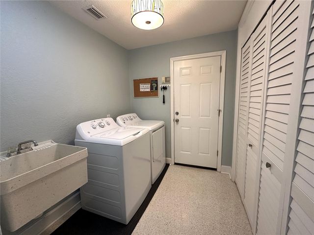 1883 RIVIERA CIRCLE, Sarasota, FL 34232