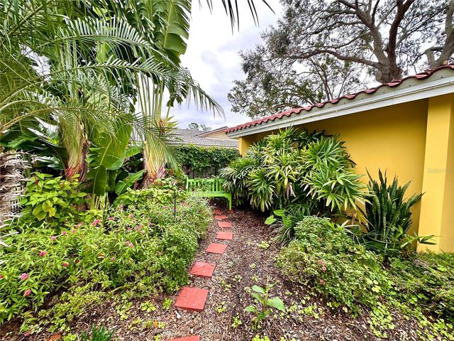 1883 RIVIERA CIRCLE, Sarasota, FL 34232