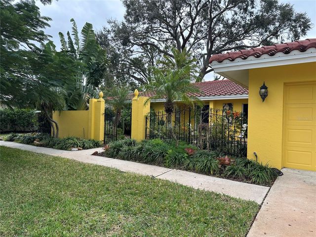1883 RIVIERA CIRCLE, Sarasota, FL 34232