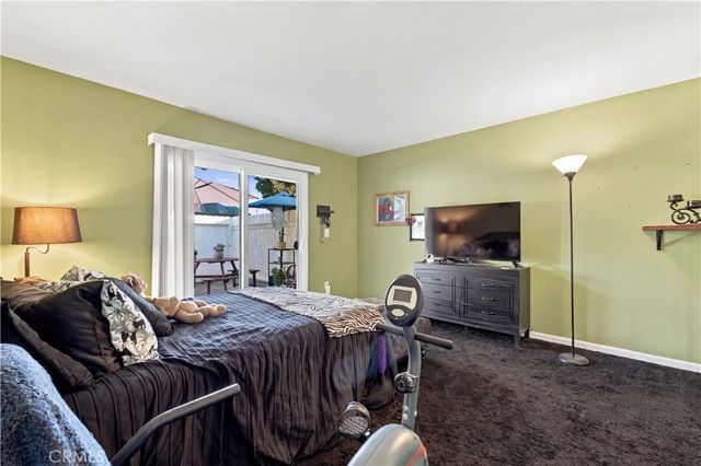 1340 Victoria J, Fullerton, CA 92831