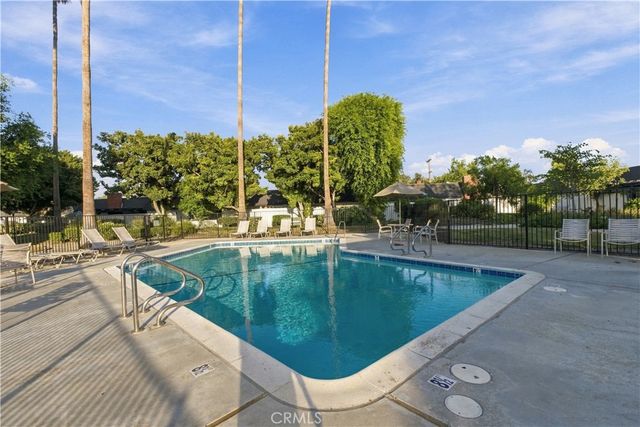 1340 Victoria J, Fullerton, CA 92831