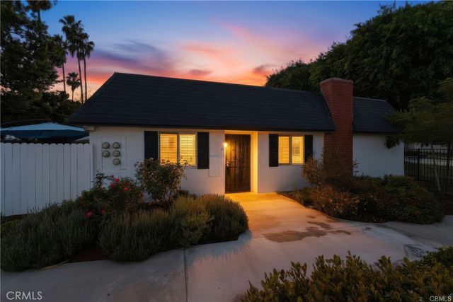 1340 Victoria J, Fullerton, CA 92831