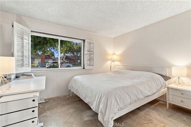 1340 Victoria J, Fullerton, CA 92831