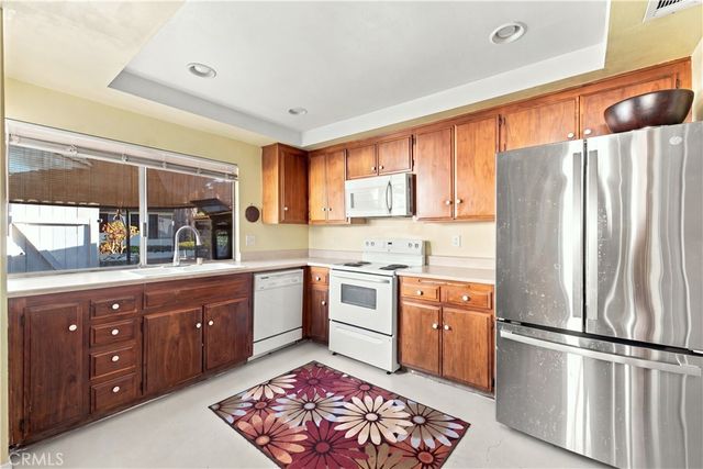 1340 Victoria J, Fullerton, CA 92831