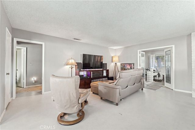 1340 Victoria J, Fullerton, CA 92831