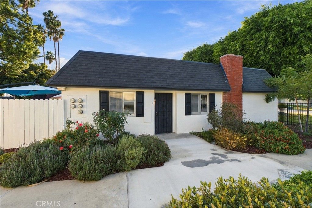 1340 Victoria J, Fullerton, CA 92831