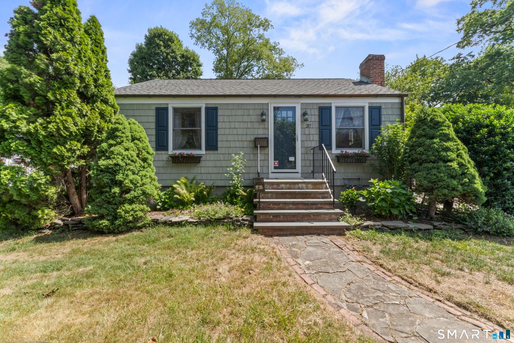 37 Cedar Crest Place, Norwalk, CT 06854