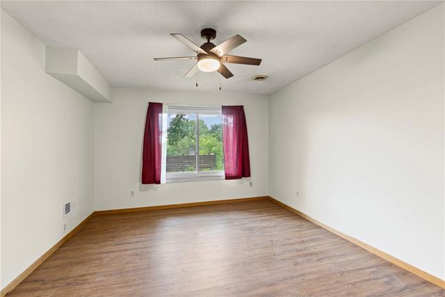 301 SW 13th Street, Oak Grove, MO 64075