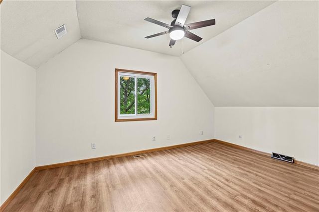 301 SW 13th Street, Oak Grove, MO 64075