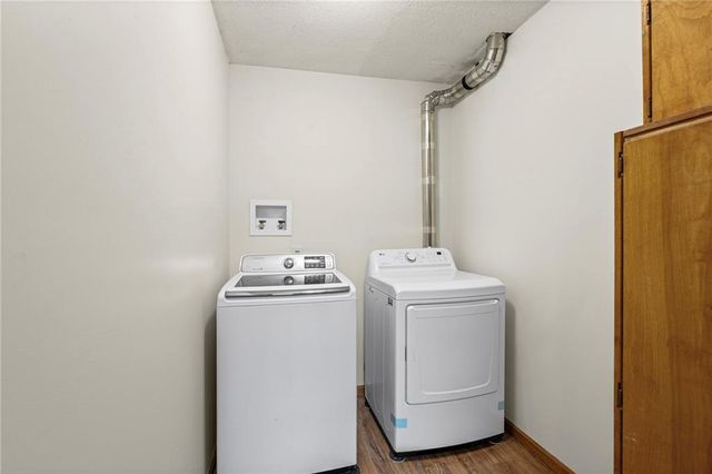 301 SW 13th Street, Oak Grove, MO 64075