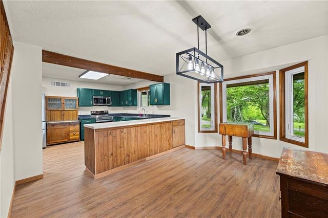 301 SW 13th Street, Oak Grove, MO 64075