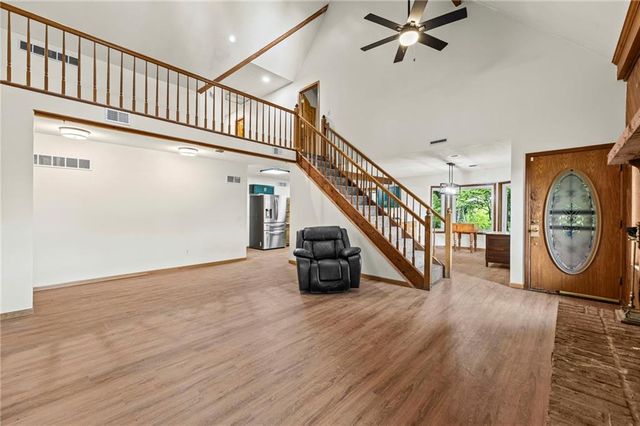 301 SW 13th Street, Oak Grove, MO 64075