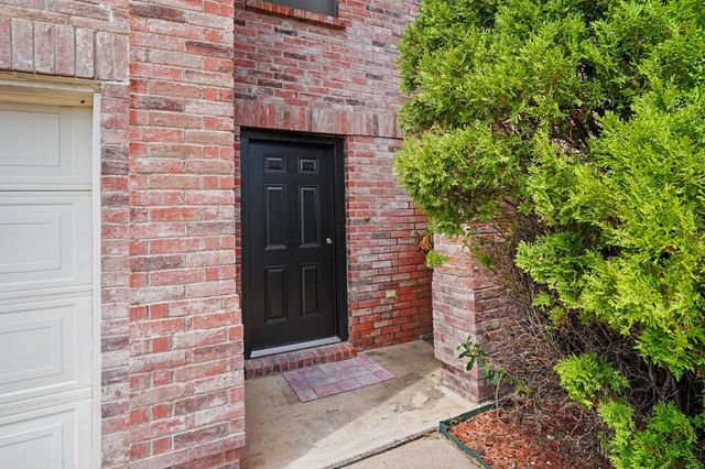4800 Sleepy Ridge Circle, Fort Worth, TX 76133