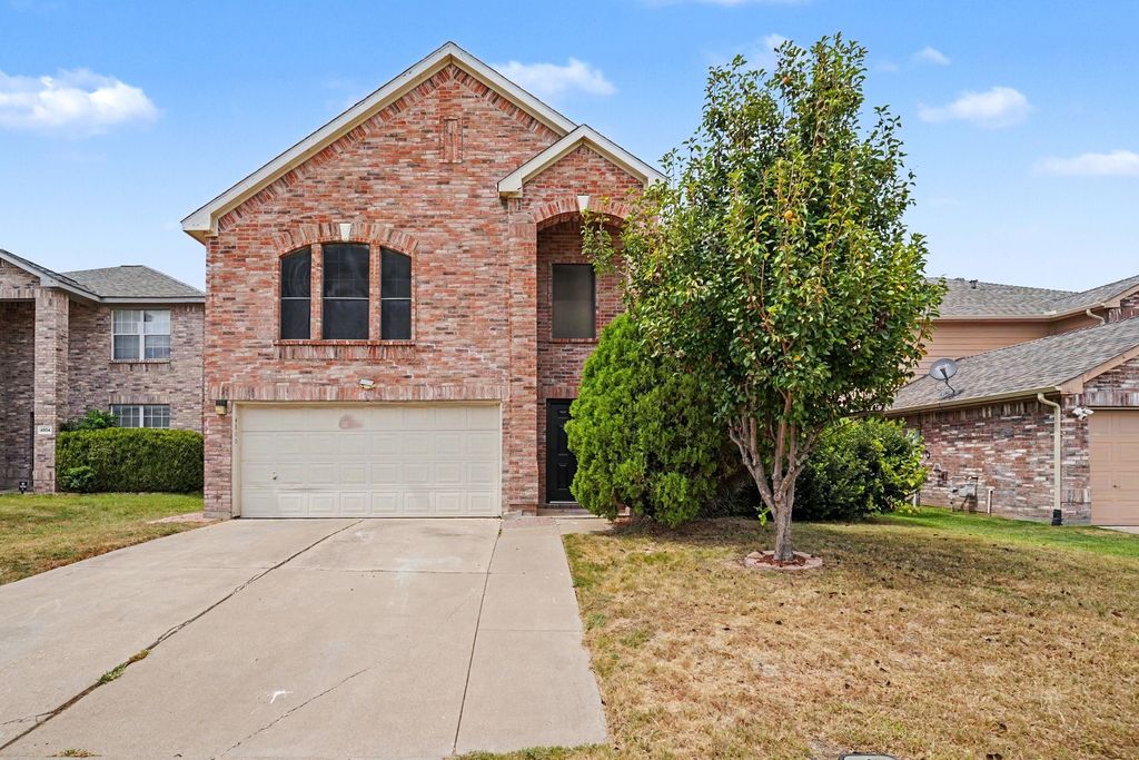 4800 Sleepy Ridge Circle, Fort Worth, TX 76133