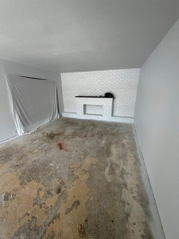2201 Fountain View Drive 20, Houston, TX 77057