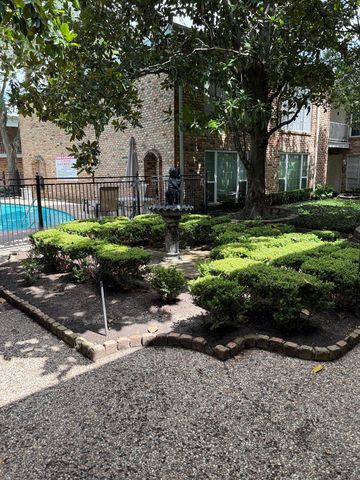 2201 Fountain View Drive 20, Houston, TX 77057
