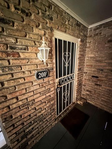 2201 Fountain View Drive 20, Houston, TX 77057