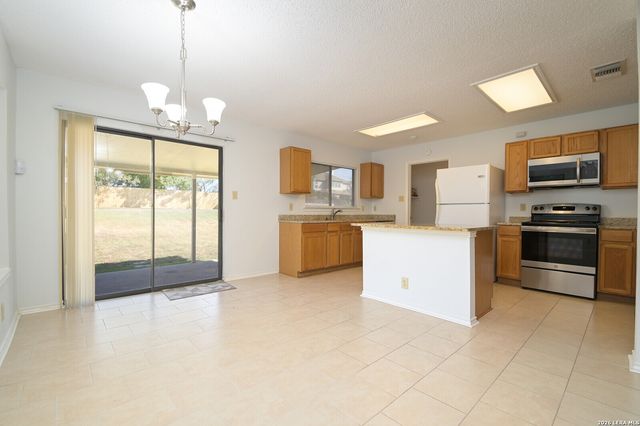 6927 RAINTREE PATH, San Antonio, TX 78233