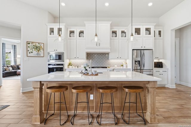 104 SPIKE RUSH LN, Boerne, TX 78006
