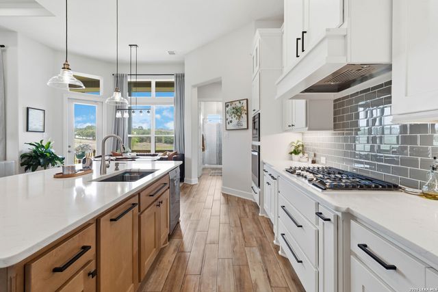 104 SPIKE RUSH LN, Boerne, TX 78006