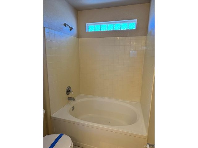 4892 Waldenwood Dr, Highlands Ranch, CO 80130