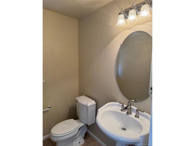 4892 Waldenwood Dr, Highlands Ranch, CO 80130