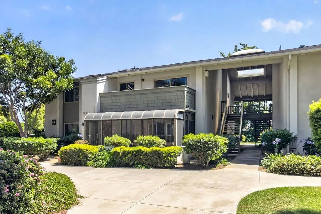 8633 Portola Court 18F, Huntington Beach, CA 92646