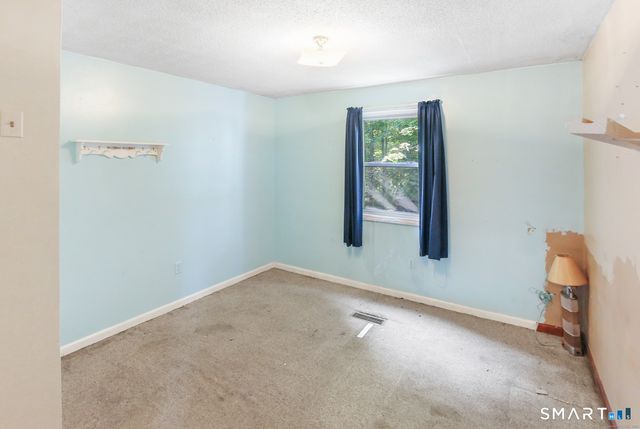 385 Putnam Pike, Killingly, CT 06241