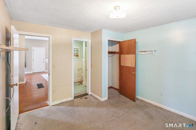385 Putnam Pike, Killingly, CT 06241