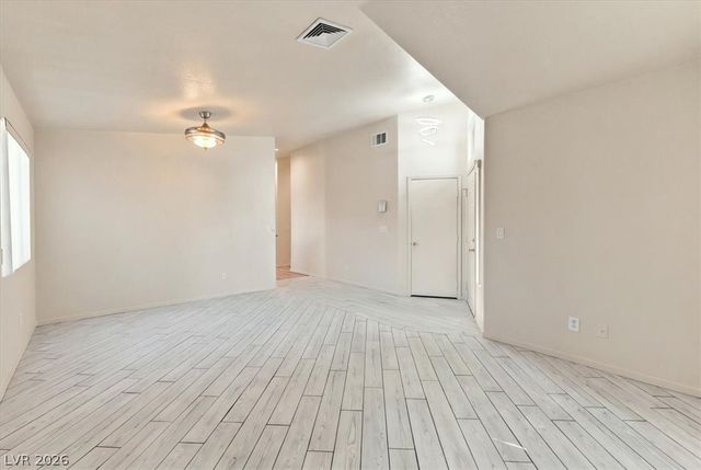 516 Casa Del Norte Drive, North Las Vegas, NV 89031