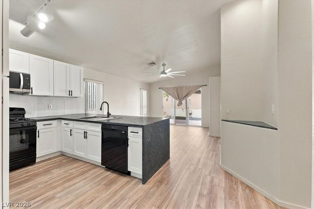 516 Casa Del Norte Drive, North Las Vegas, NV 89031
