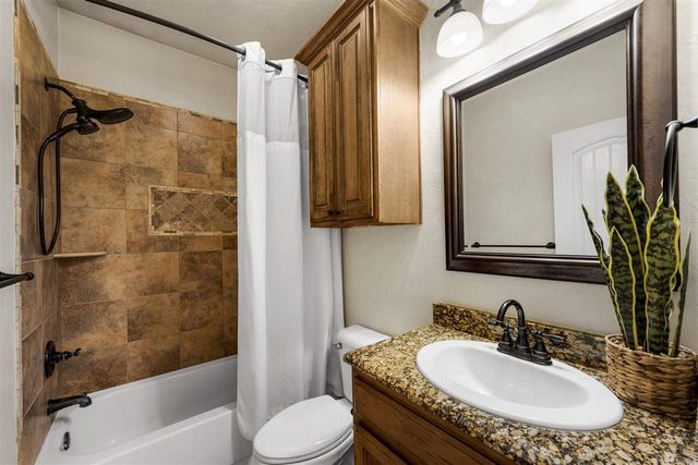 1802 SW Paint Rd, Lawton, OK 73527