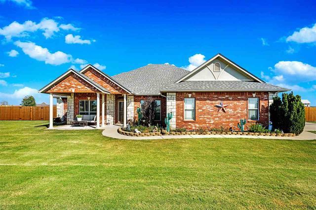 1802 SW Paint Rd, Lawton, OK 73527