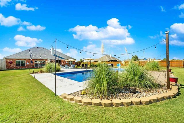 1802 SW Paint Rd, Lawton, OK 73527