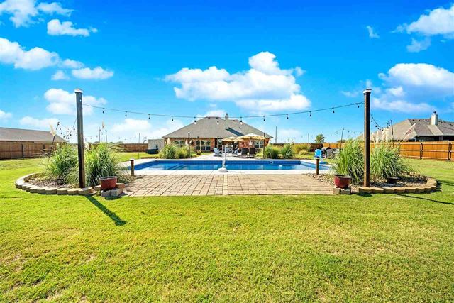 1802 SW Paint Rd, Lawton, OK 73527