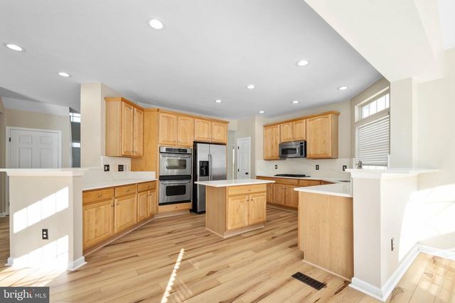 9320 BIRCH CLIFF DR, Fredericksburg, VA 22407