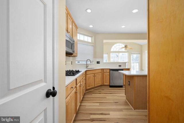 9320 BIRCH CLIFF DR, Fredericksburg, VA 22407